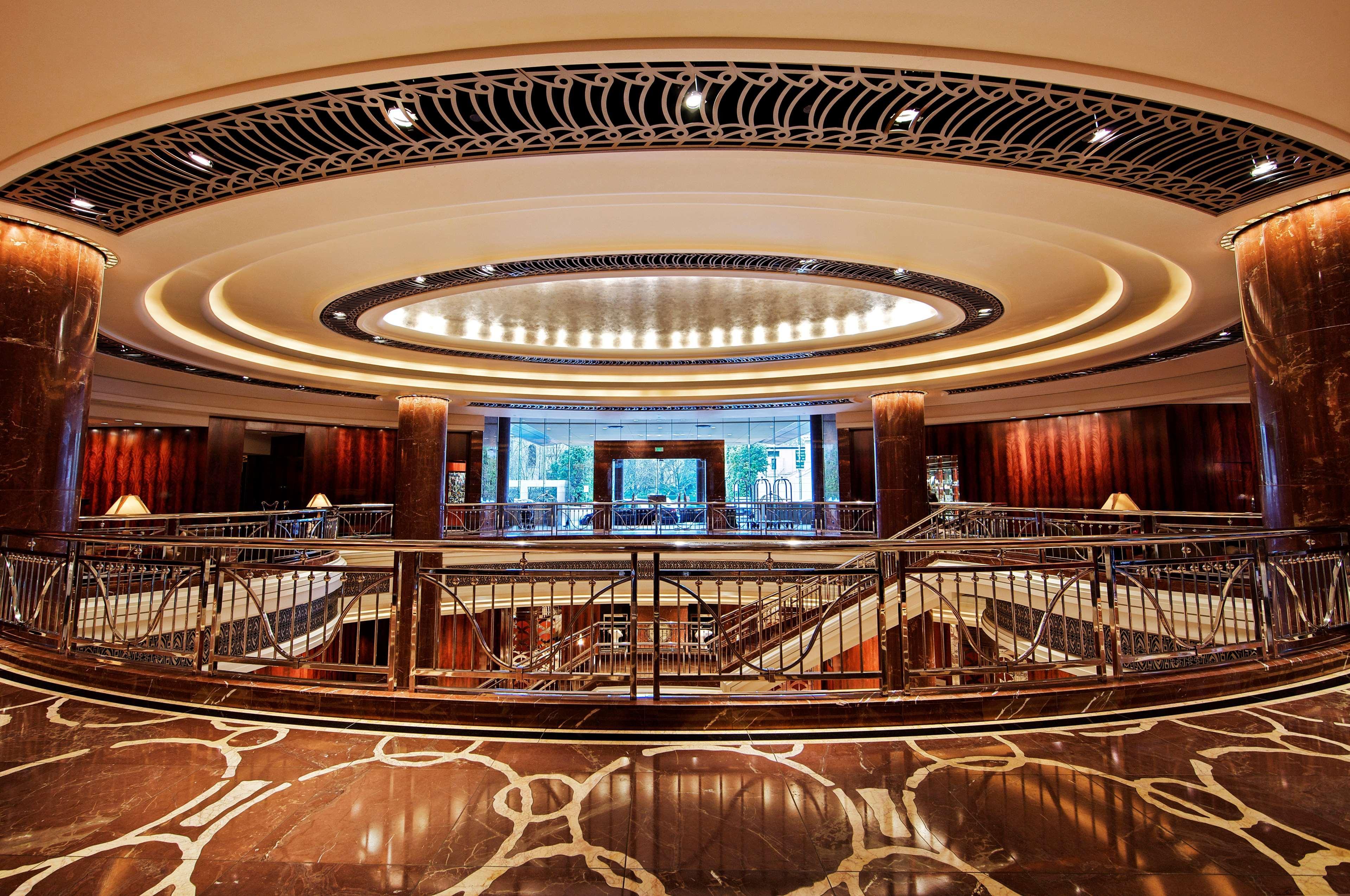 Park Hyatt Melbourne Hotel Buitenkant foto The lobby of the Ritz-Carlton, Dubai