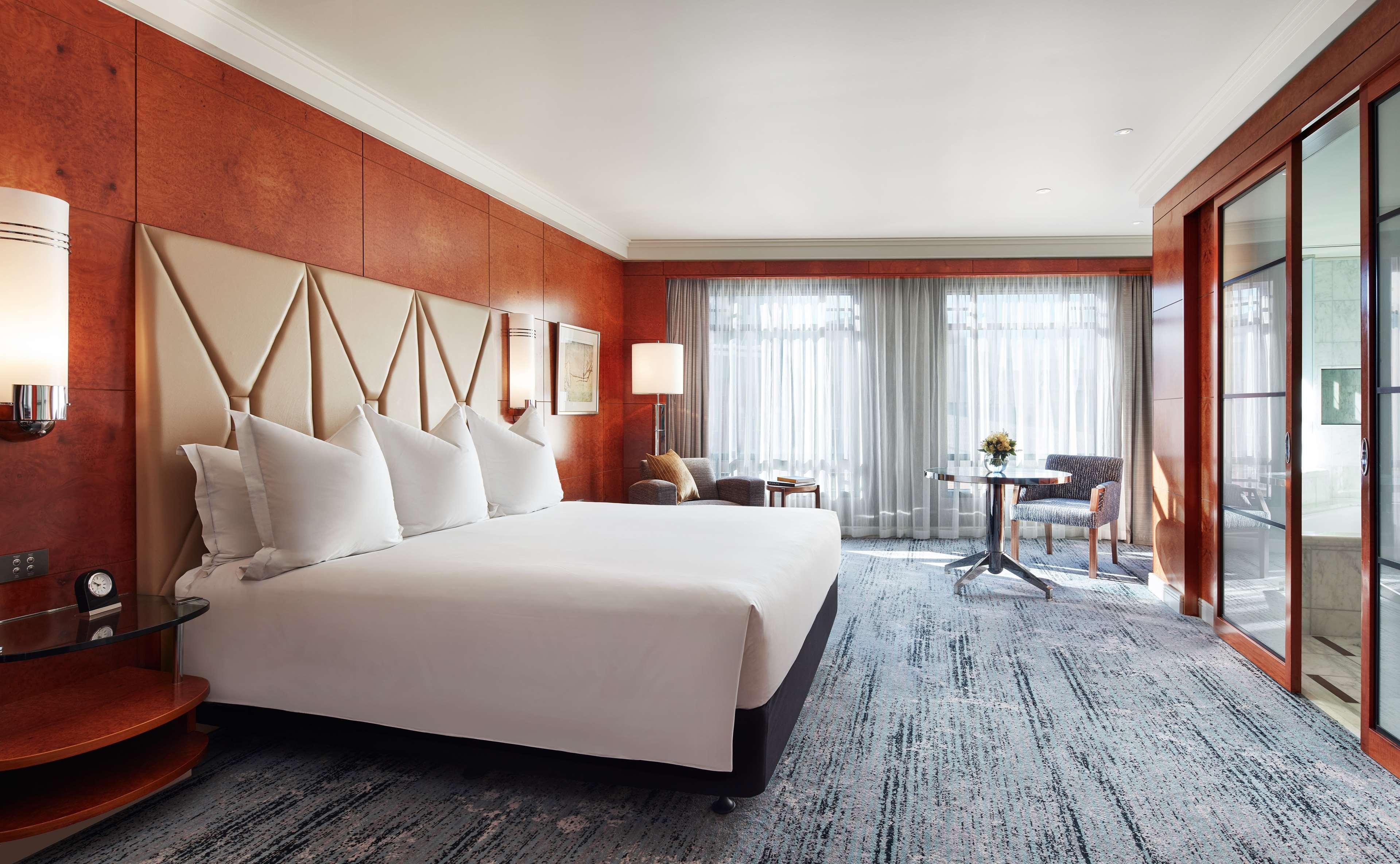 Park Hyatt Melbourne Hotel Buitenkant foto A room at the InterContinental London The O2