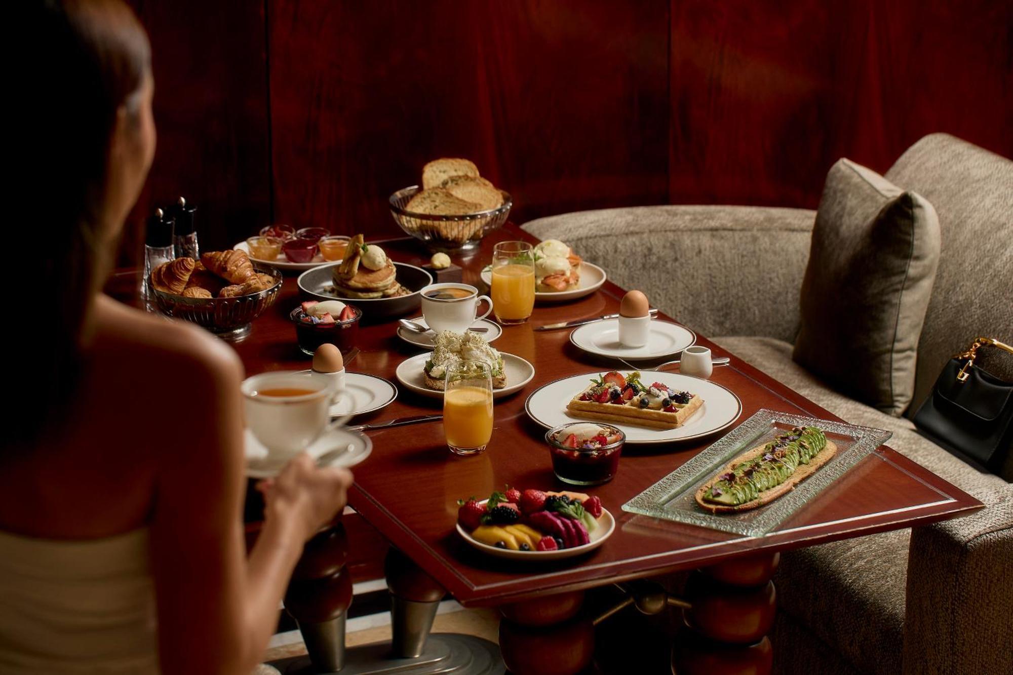 Park Hyatt Melbourne Hotel Buitenkant foto Breakfast at the Mandarin Oriental, Hong Kong