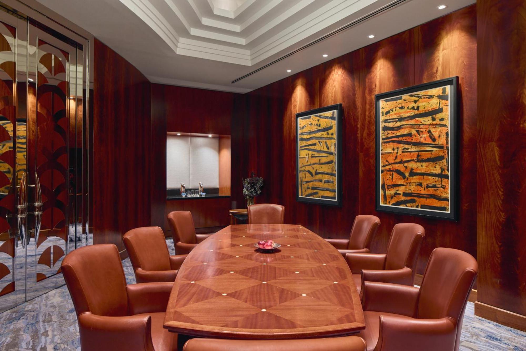 Park Hyatt Melbourne Hotel Buitenkant foto A boardroom at the Four Seasons Hotel, Hong Kong